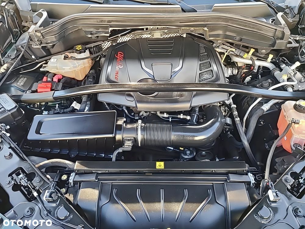 Alfa Romeo Stelvio 2.0 Turbo 16V AT8-Q4 Ti - 17