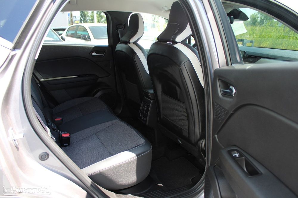 Renault Captur 1.3 TCe Exclusive EDC - 12