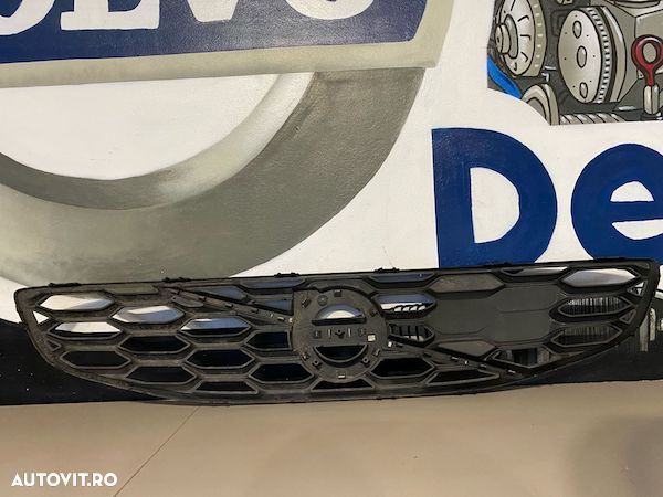 Grila cu radar distronic Volvo V60CC 2016-2018 31425492/31425116 - 4