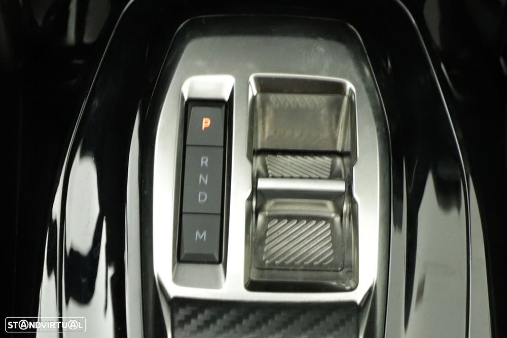 Peugeot 2008 1.2 PureTech Allure EAT8 - 14