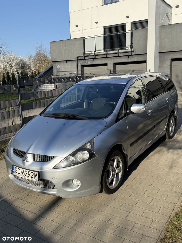 Mitsubishi Grandis - 2
