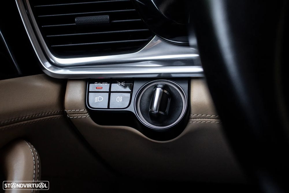 Porsche Panamera 4 E-Hybrid - 20