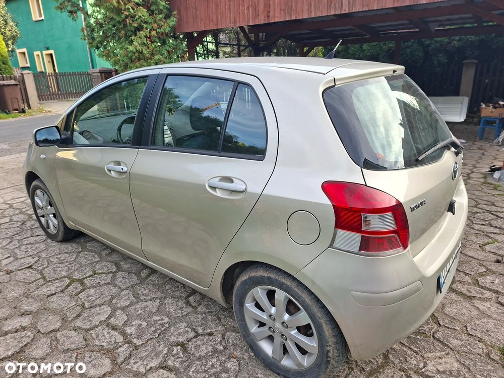 Toyota Yaris - 11