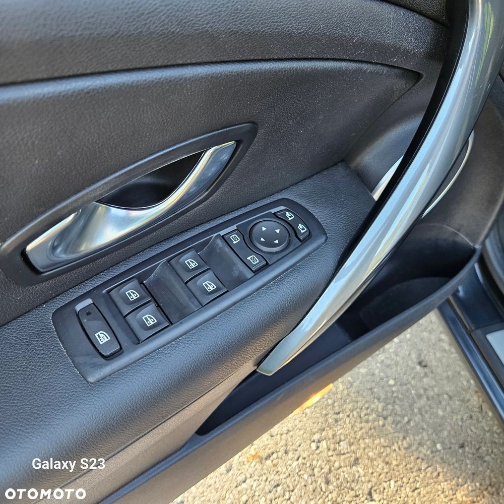 Renault Megane TCe 180 GT - 17