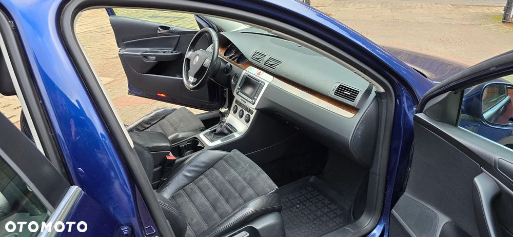 Volkswagen Passat 2.0 TDI Highline - 14