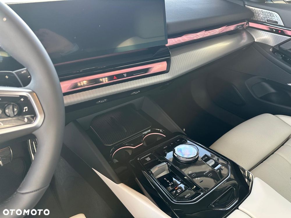 BMW Seria 5 520d xDrive mHEV - 20