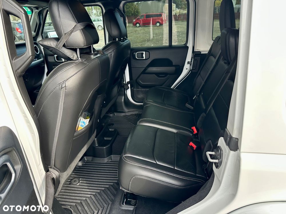 Jeep Wrangler Unlimited GME 2.0 Turbo Sahara - 15