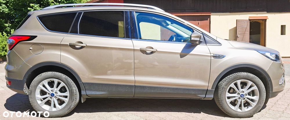 Ford Kuga - 4