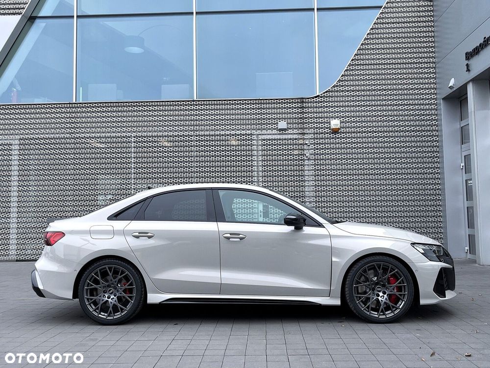 Audi RS3 Limousine - 36