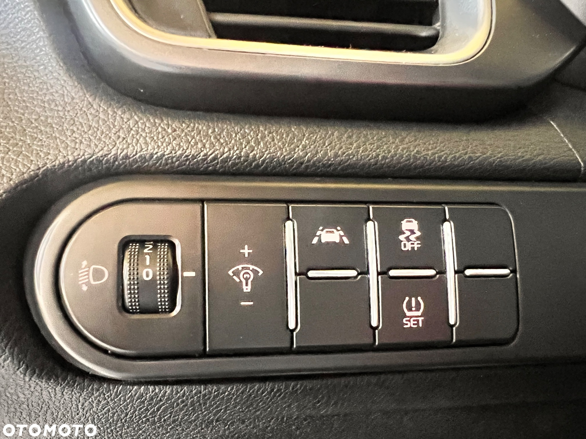 Kia Ceed 1.6 CRDi SCR M - 18