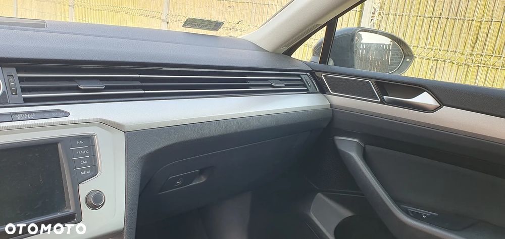 Volkswagen Passat 1.6 TDI (BlueMotion Technology) Comfortline - 19