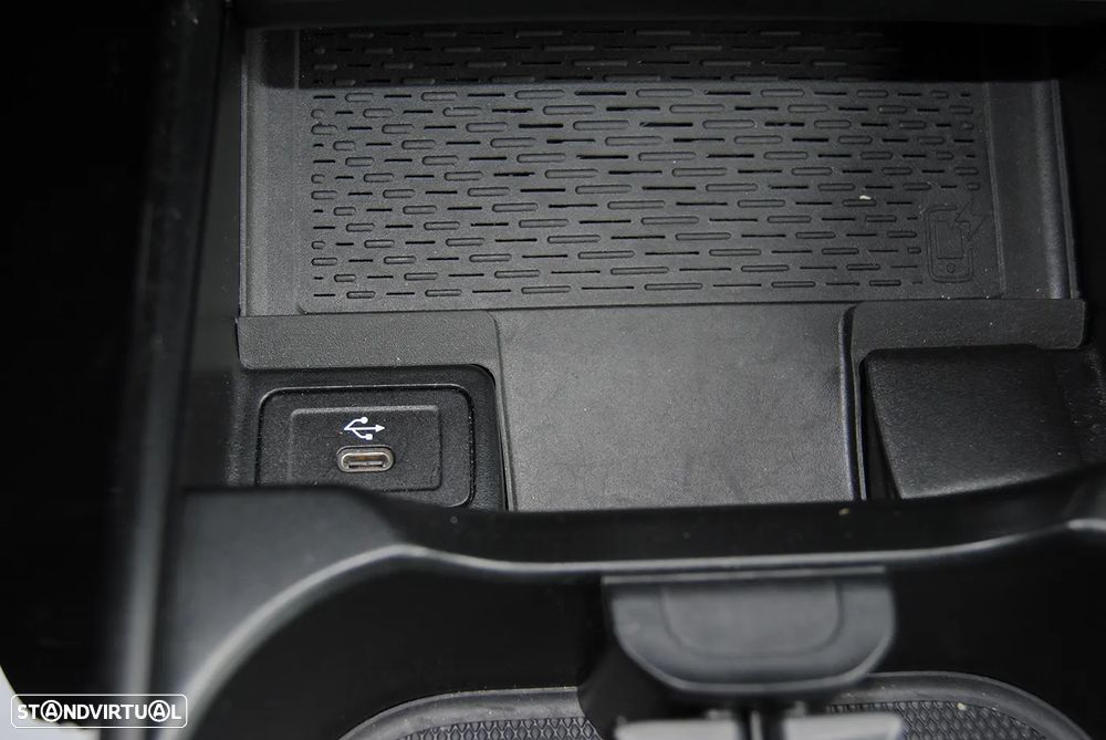 Mercedes-Benz A 250 e - 33