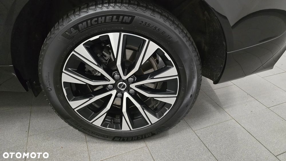 Volvo XC 60 B4 D Plus Dark - 12