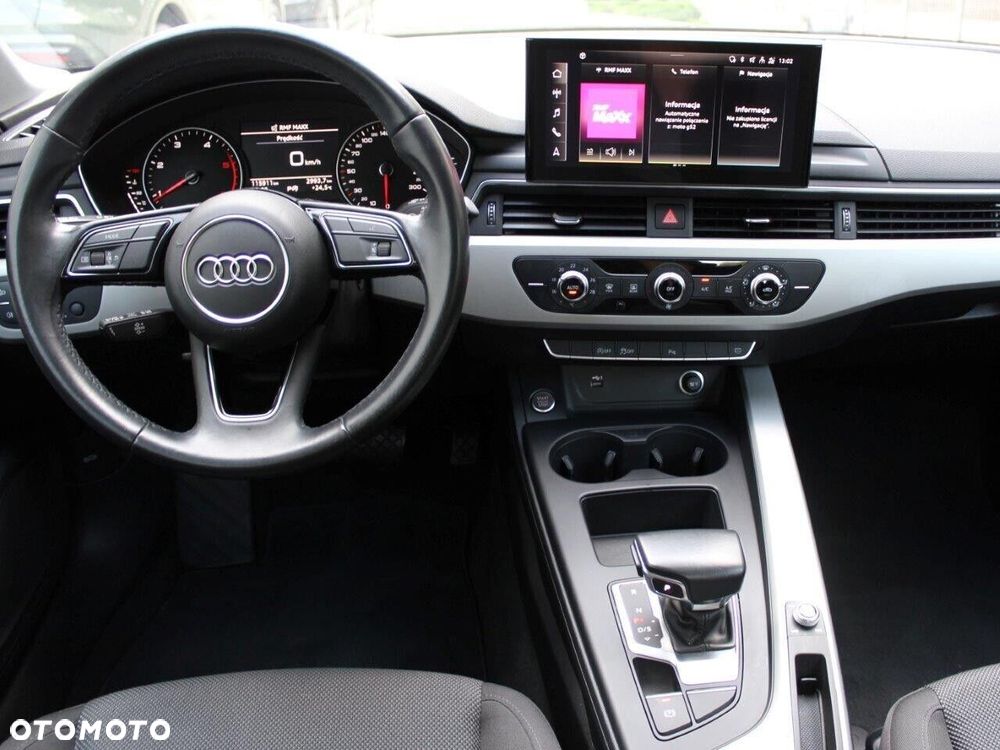 Audi A4 Limousine - 4