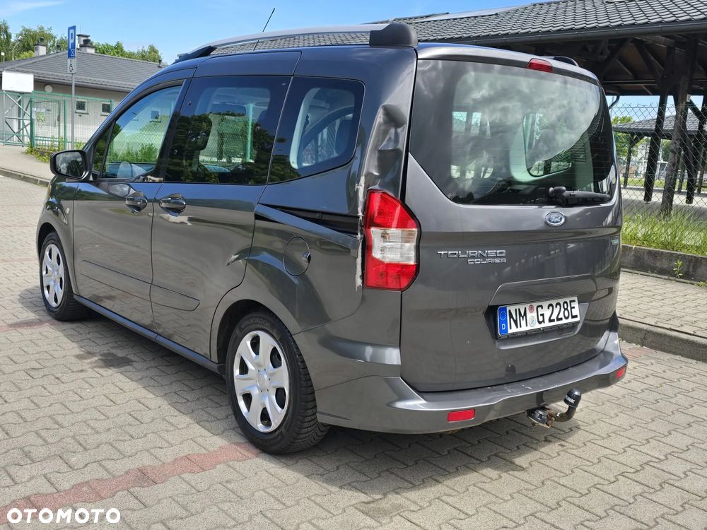 Ford Tourneo Courier 1.0 EcoBoost S&S Ambiente - 4