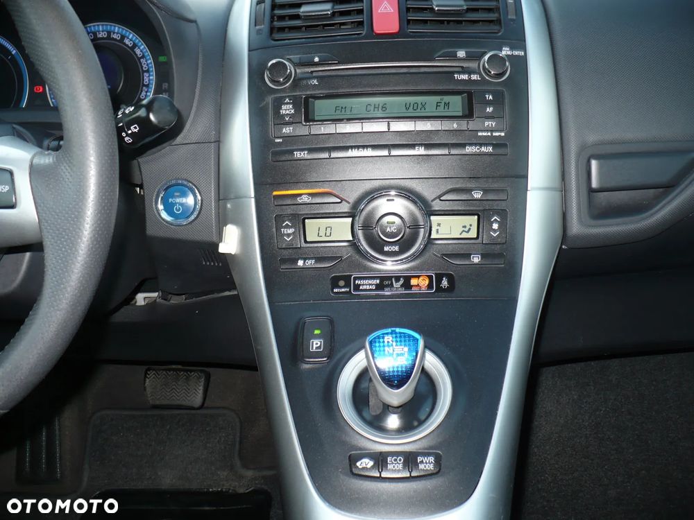 Toyota Auris 1.8 HSD Luna - 21
