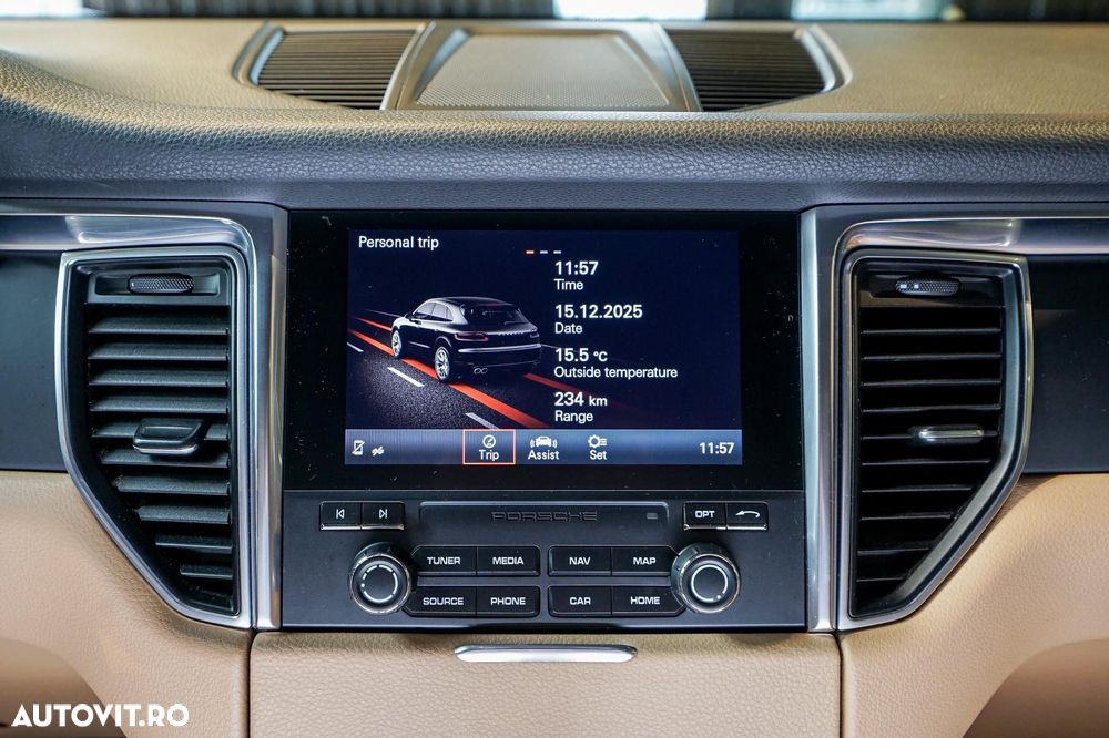 Porsche Macan - 28
