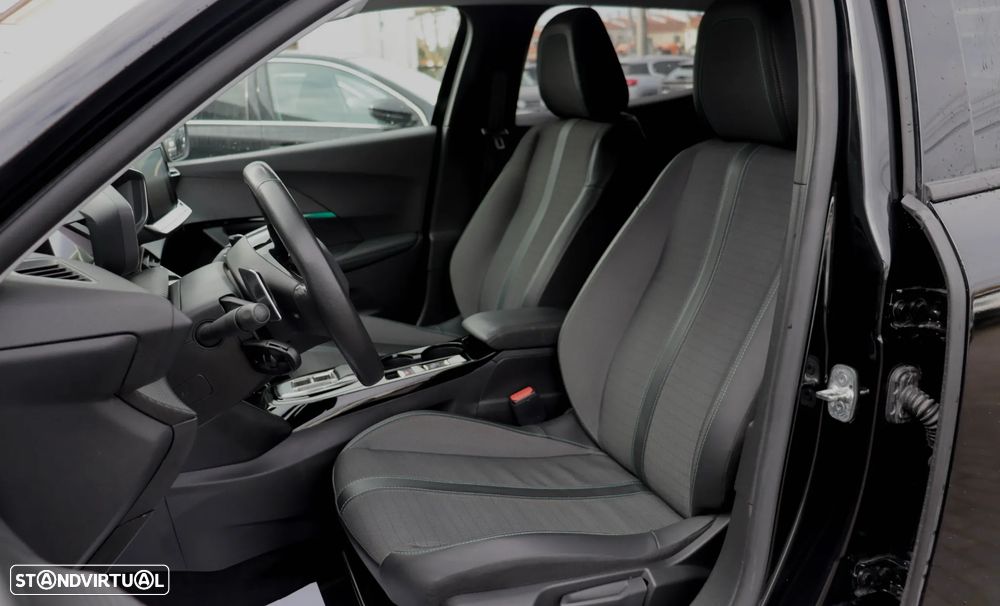 Peugeot 2008 1.2 PureTech Allure EAT8 - 13