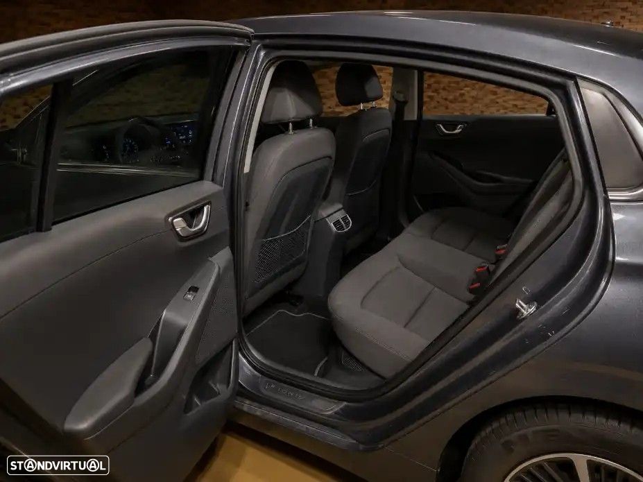 Hyundai Ioniq 1.6 GDI PHEV - 11