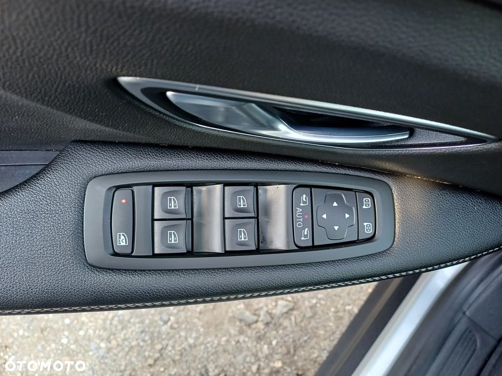 Renault Grand Scenic - 17