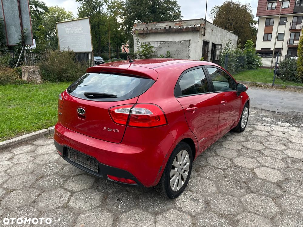 Kia Rio 1.4 M - 4