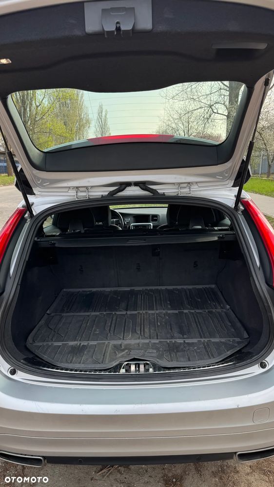 Volvo V60 D4 Geartronic Momentum - 11