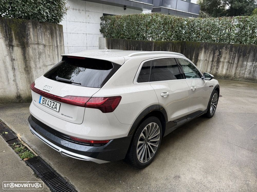Audi e-tron 55 quattro S line - 12