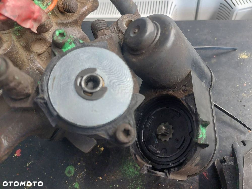 ZACISK HAMULCOWY LEWY TYŁ + PRAWY TYŁ AUDI A6 C6 - 12