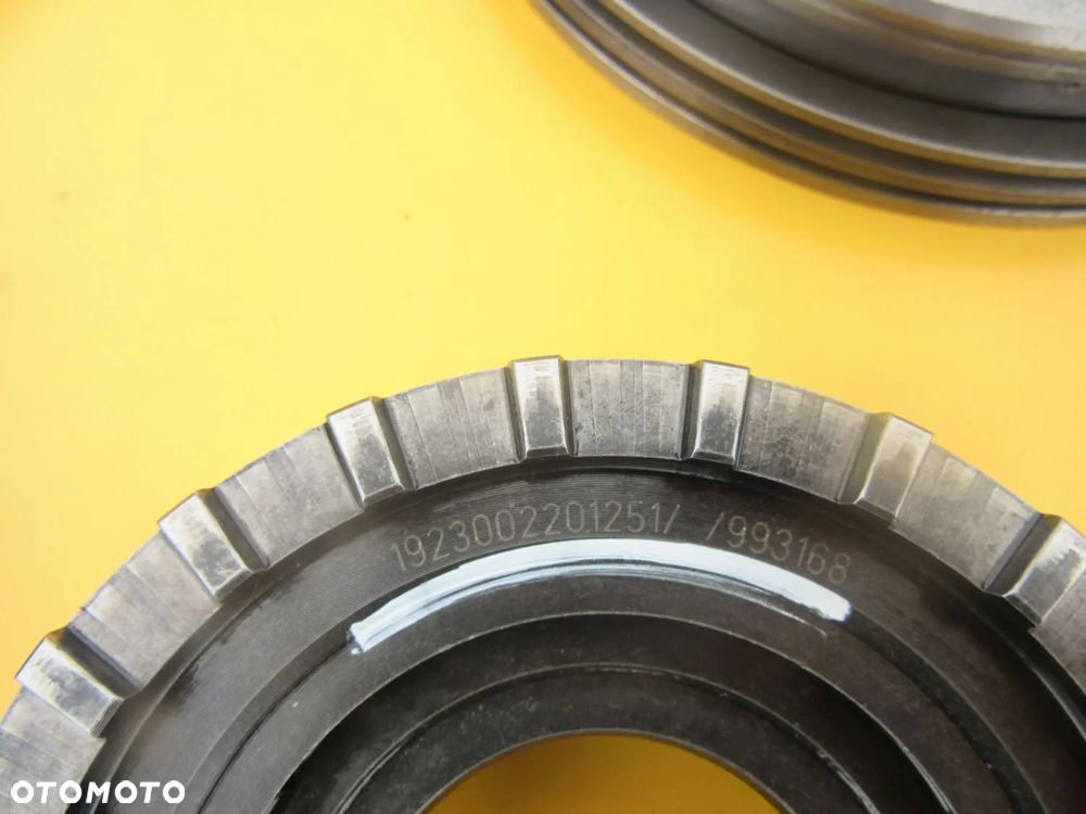 Sprzęgła kłowe KV skrzyni biegów Case CVX130 - 2