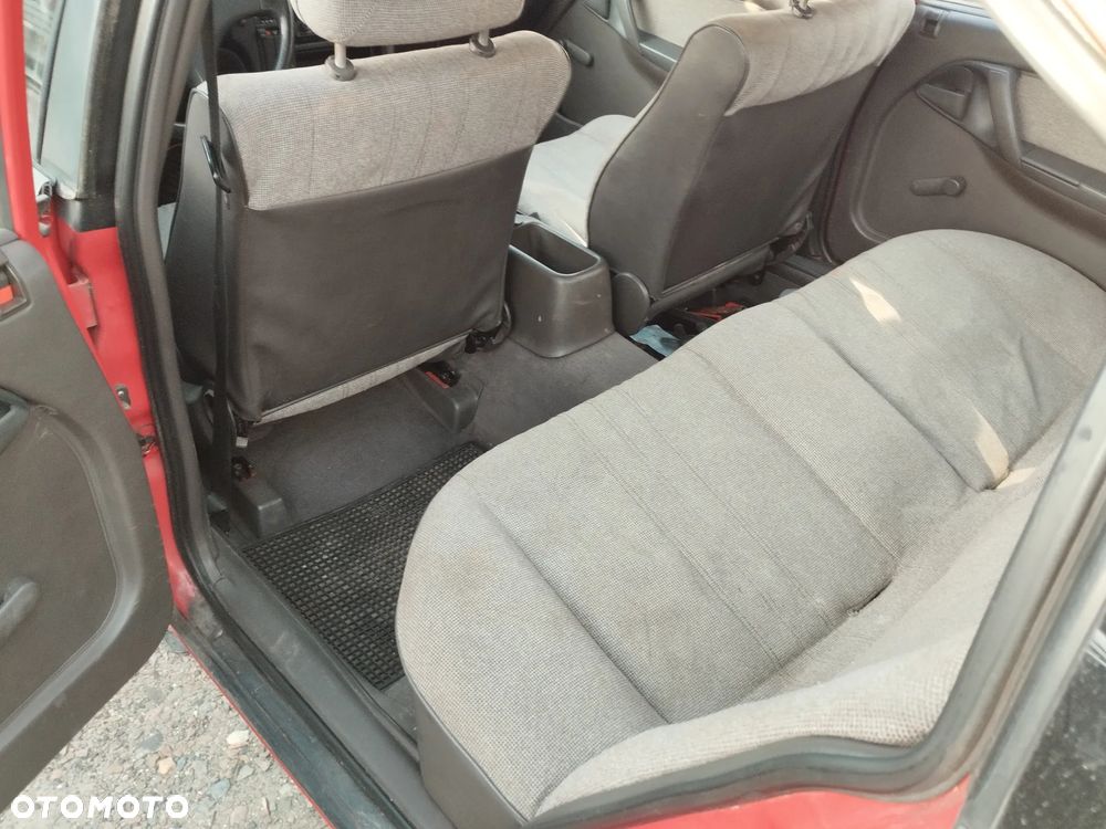 Opel Omega 2.0i LS - 9