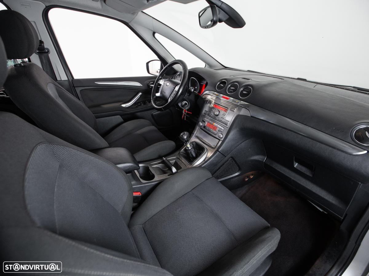 Ford S-Max - 8