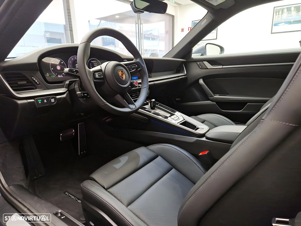 Porsche 911 (992) Carrera PDK - 21