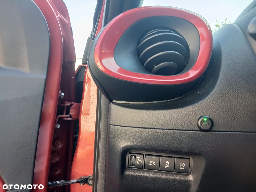 Toyota Aygo X 1.0 VVT-i Undercover - 12