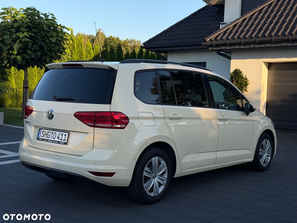 Volkswagen Touran 2.0 TDI SCR DSG Trendline - 8