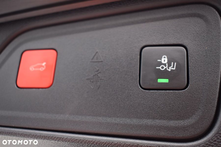 Peugeot 3008 1.6 PureTech Hybrid PHEV Allure Pack S&S EAT8 - 11