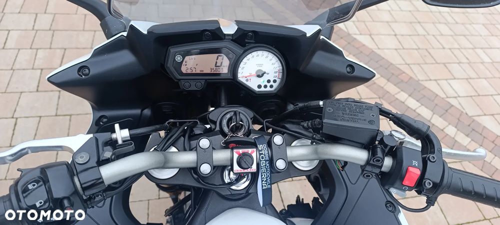 Yamaha FZ8 - 13