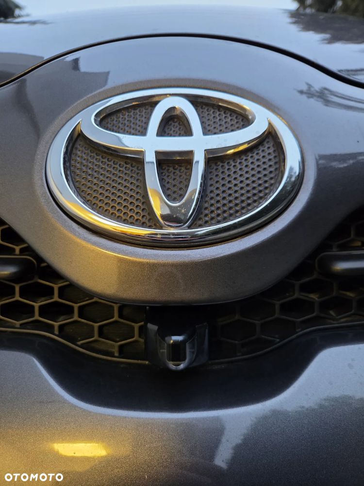 Toyota Corolla Verso 2.2 D-4D X 7os - 4