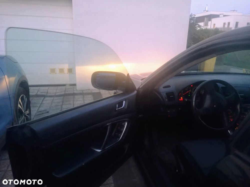Subaru Legacy SW 2.0i AT - 11