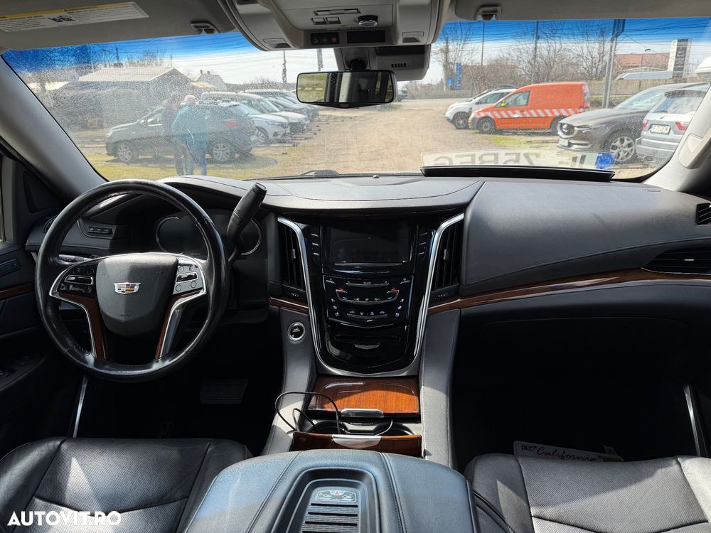 Cadillac Escalade - 9