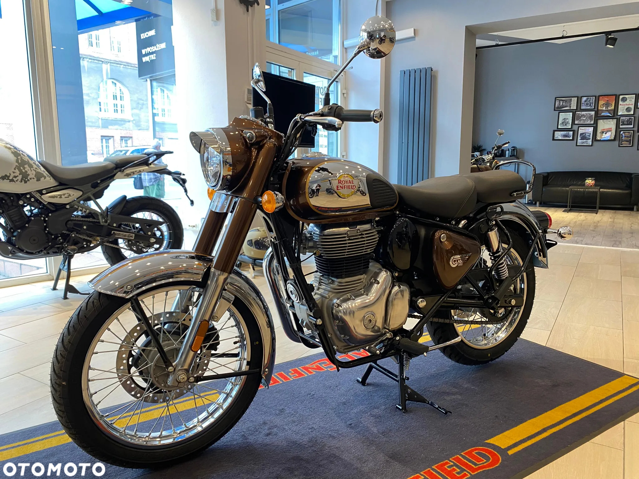 Royal Enfield Classic - 3