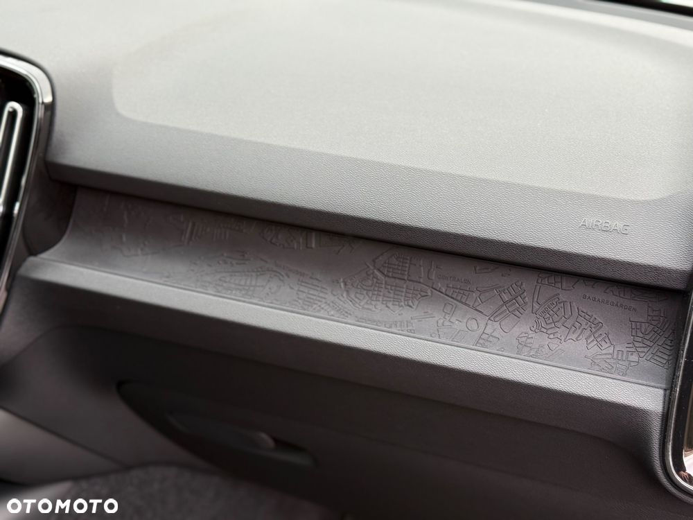 Volvo XC 40 D3 AWD Momentum Pro - 25