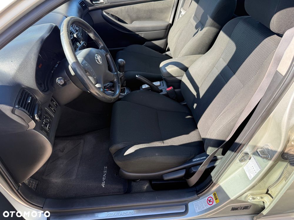 Toyota Avensis 2.0 D-4D Sol - 10