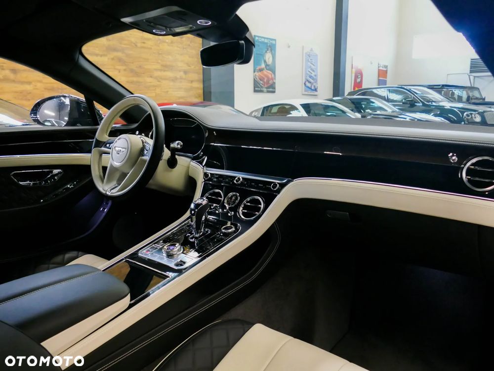 Bentley Continental GT - 13