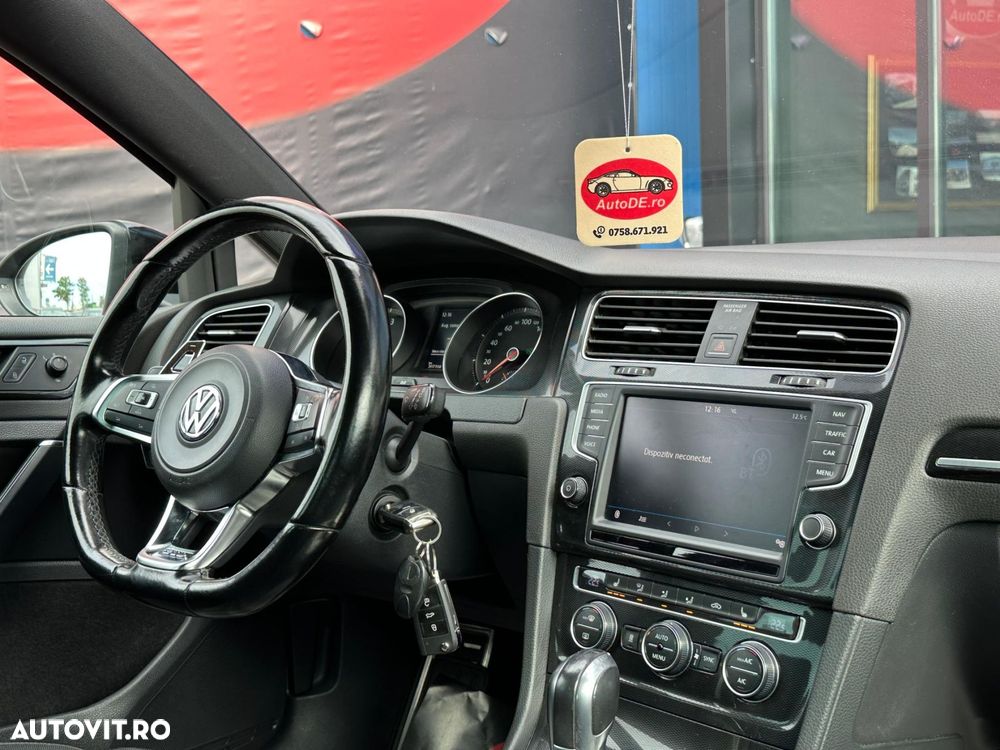 Volkswagen Golf - 11