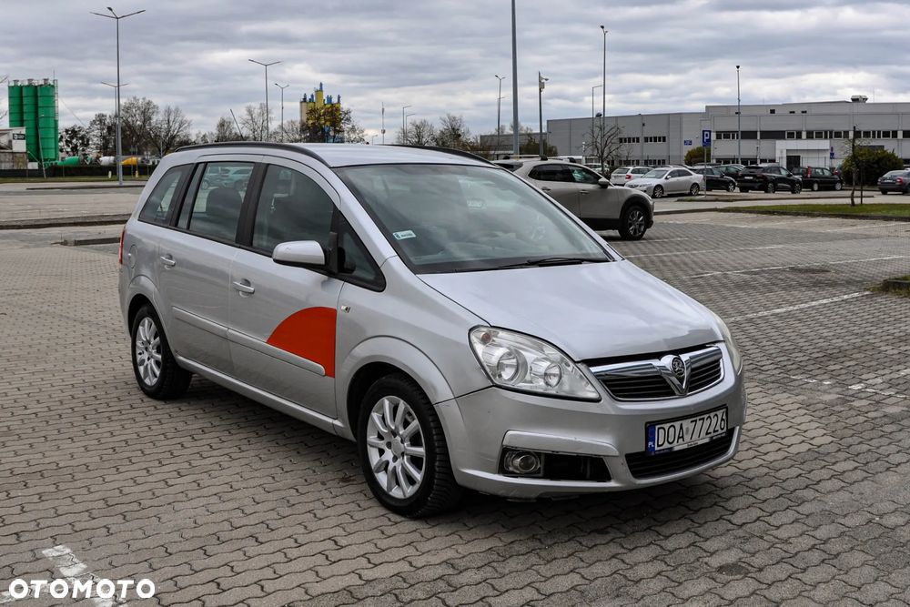 Opel Zafira - 1