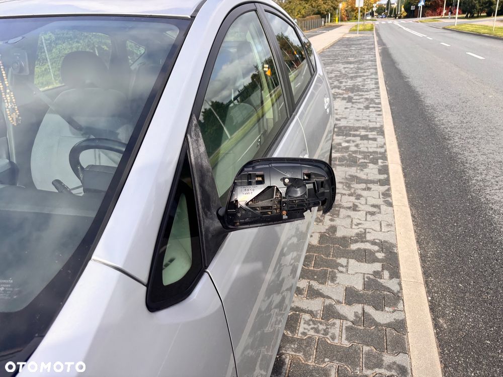 Toyota Prius - 13