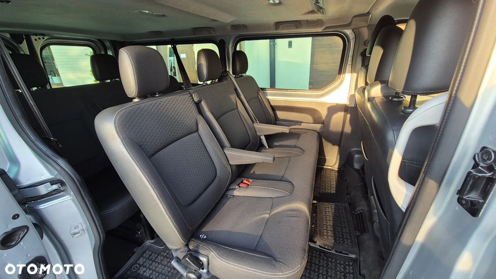 Opel Vivaro L2H1 2,9t Elegance Business - 9