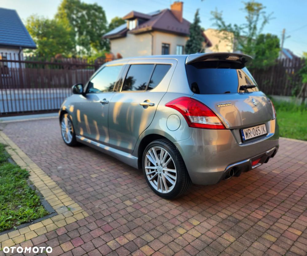 Suzuki Swift - 4