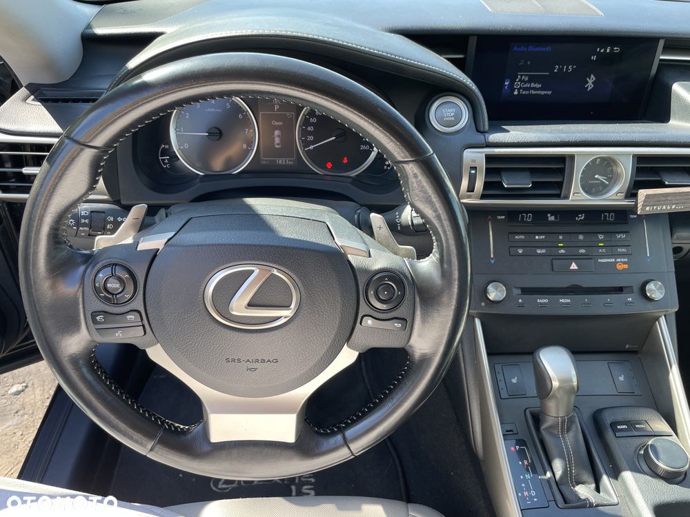 Lexus IS 200t Elite - 9