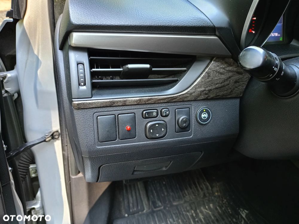 Toyota Avensis 2.0 Premium MS - 15